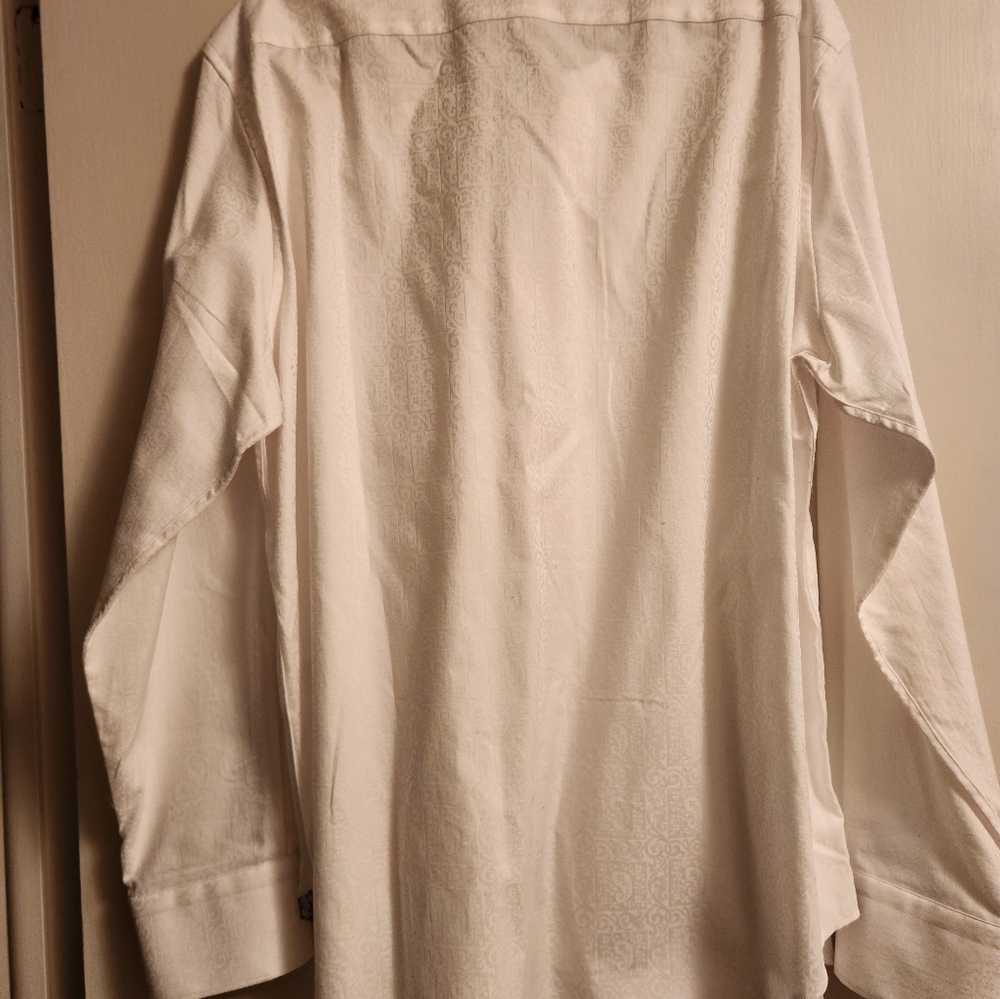 Robert Graham White Men's Button Down, Collared Dress Shirt